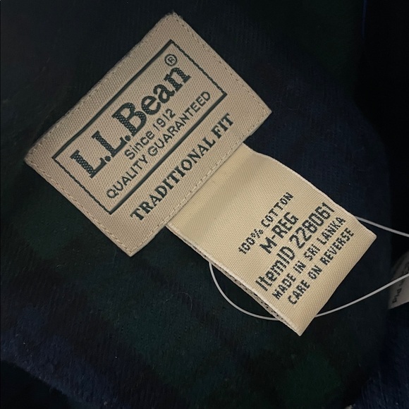 NWT L.L. Bean Traditional Fit Navy Green Medium Scotch Plaid Flannel Shirt - Picture 2 of 5